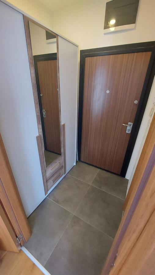 Lijepo Pozicioniran Stan, Atrakcije Blizu Apartment พอดโกริกา ภายนอก รูปภาพ