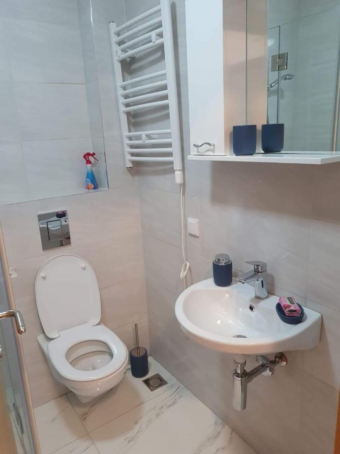 Lijepo Pozicioniran Stan, Atrakcije Blizu Apartment พอดโกริกา ภายนอก รูปภาพ